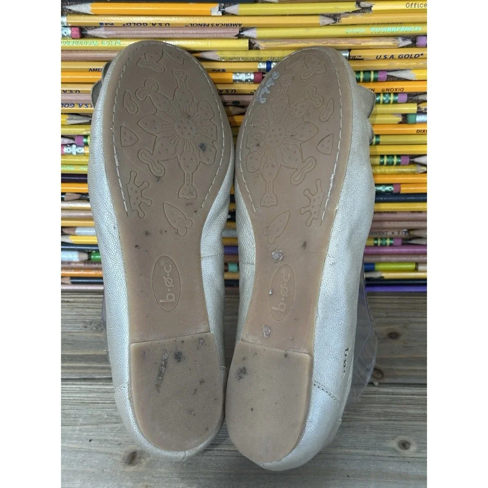 B.O.C. Born Emalia Flower Flats Women 7.5 Gold Excellent